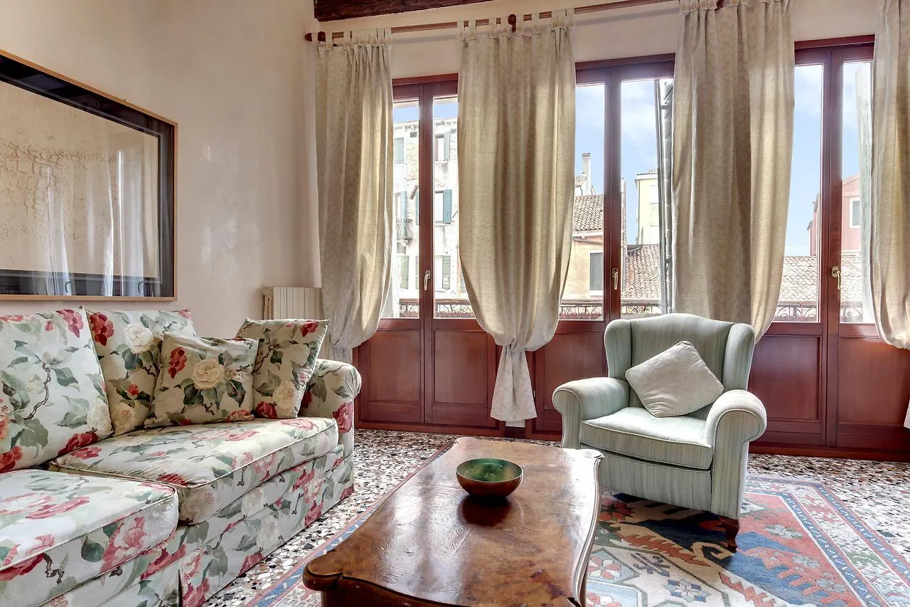 Biennale Apt Balcony Apartment Venice