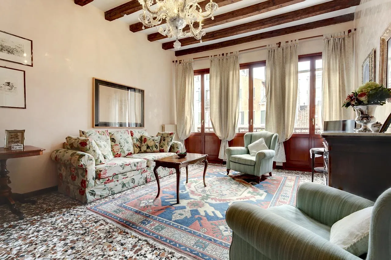 Biennale Apt Balcony Apartment Venice