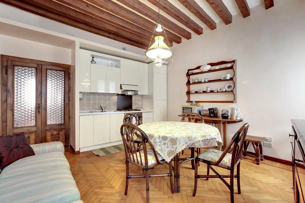 Biennale Apt Balcony Apartment Venice Italy