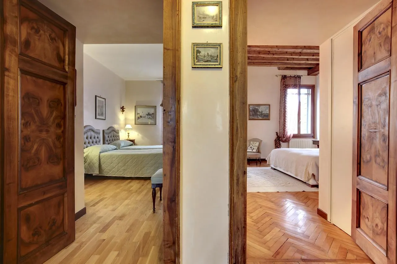 Biennale Apt Balcony Apartment Venice