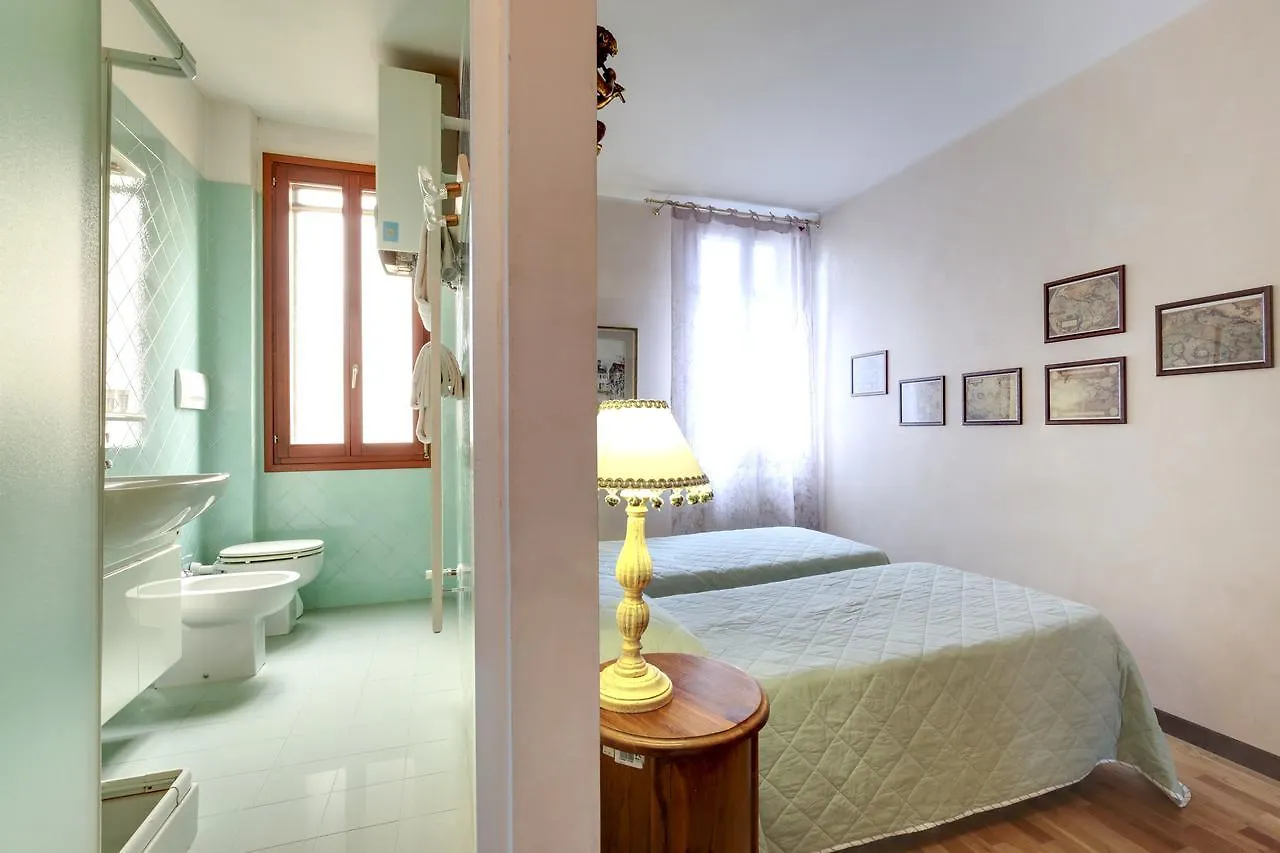 Biennale Apt Balcony Apartment Venice